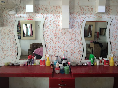 Super -Good- Men- Salon
